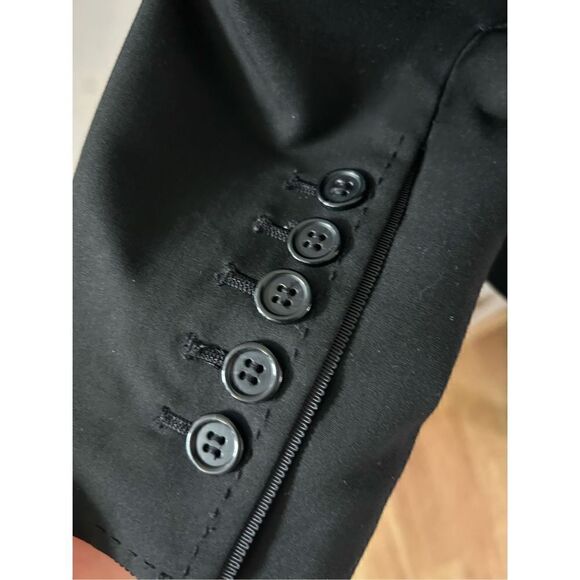 The limited black blazer size 4 - Picture 3 of 5